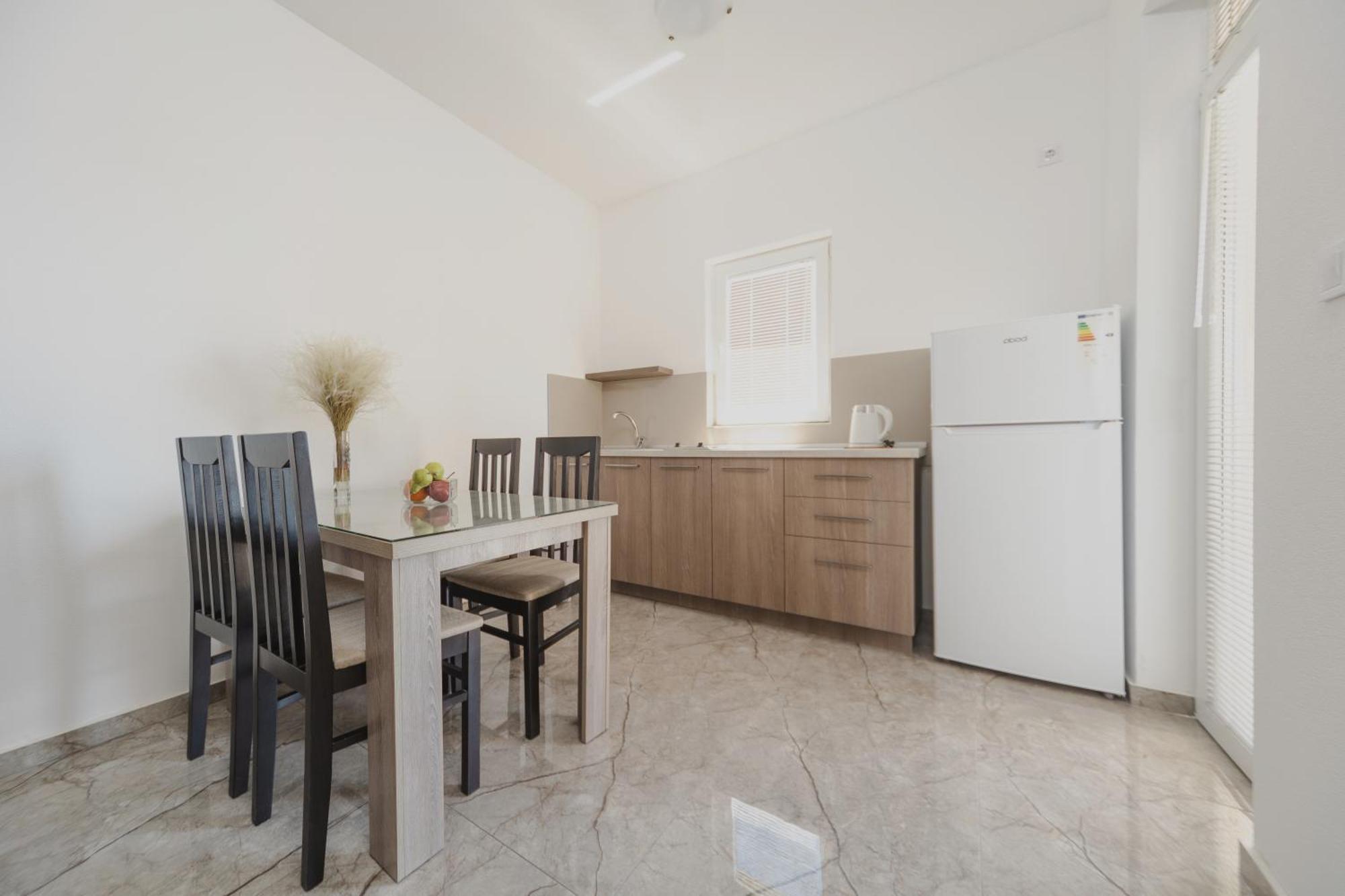Apartmani Agape Petrovac Exteriör bild
