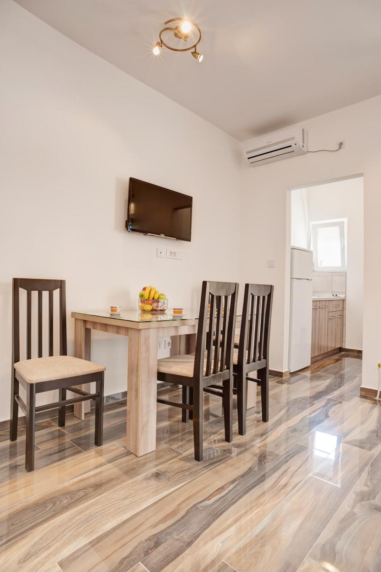 Apartmani Agape Petrovac Exteriör bild