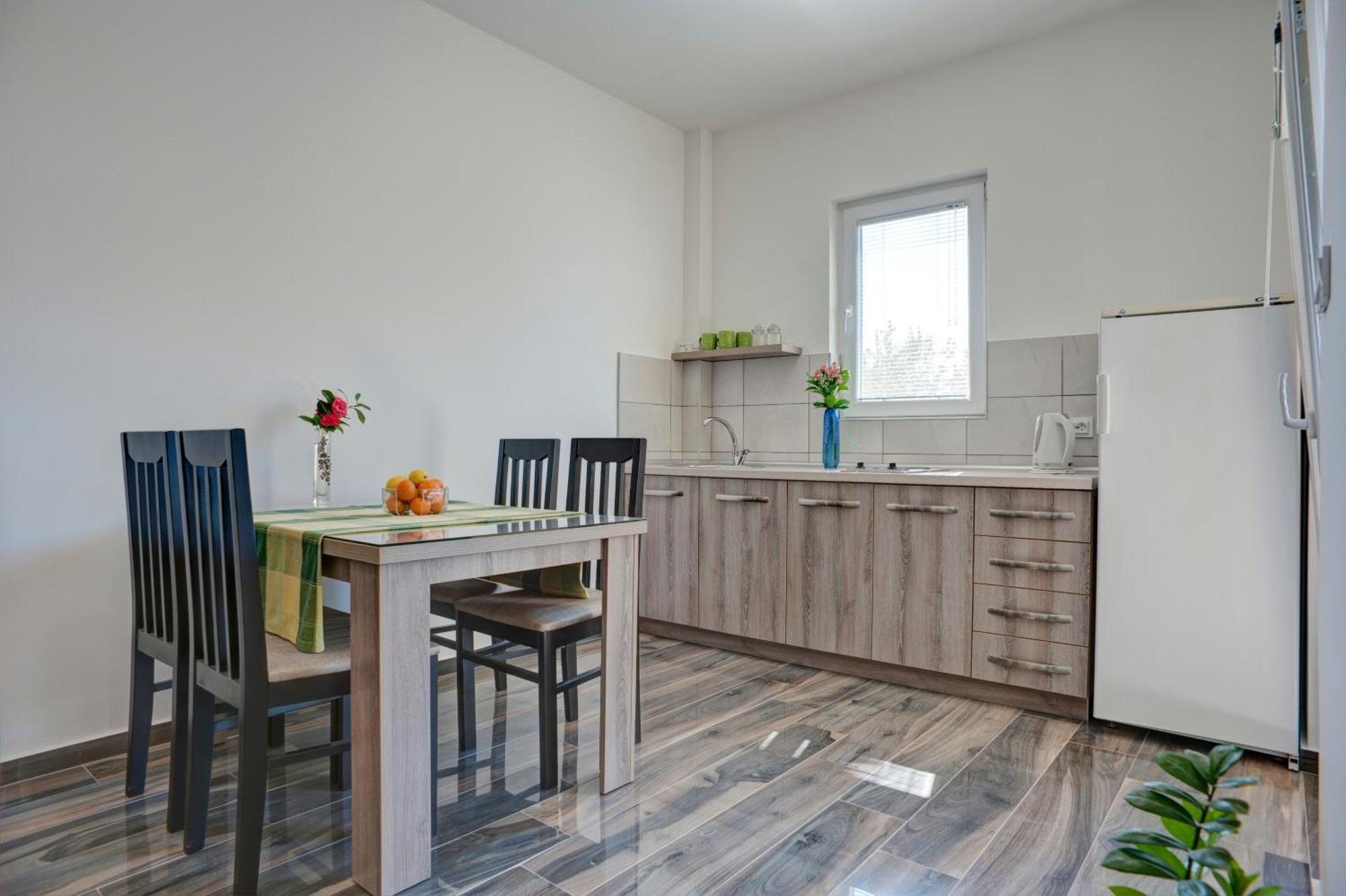Apartmani Agape Petrovac Exteriör bild